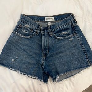Abercrombie Curve Love Mid Rise Boyfriend Short